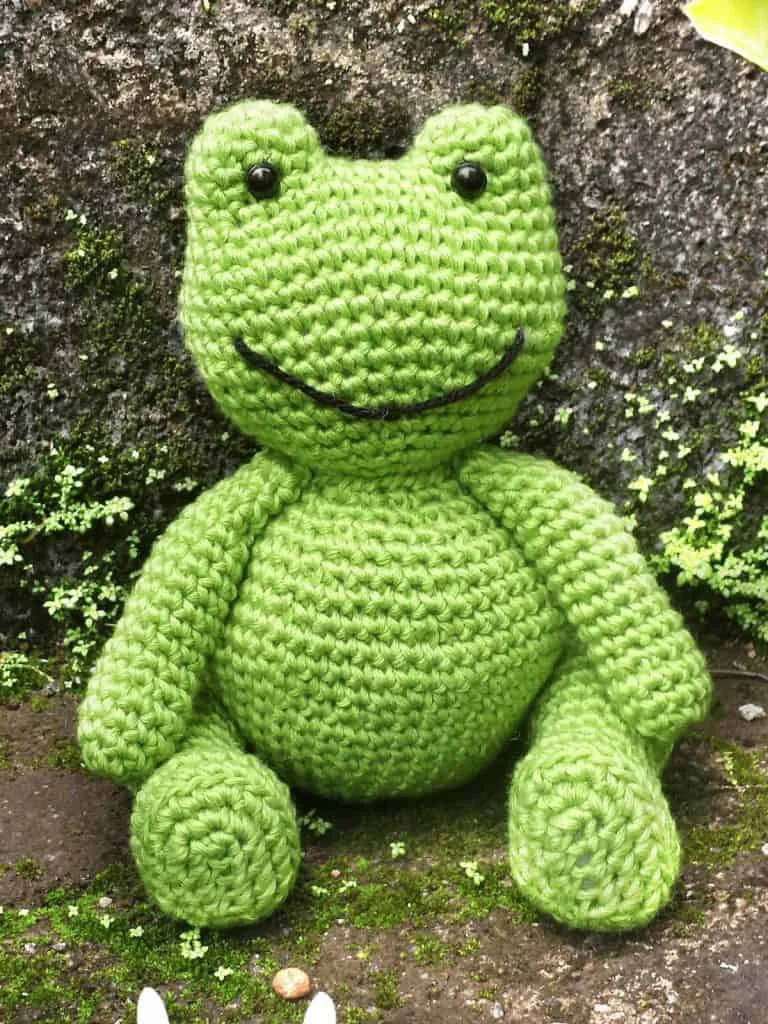 crochet frog