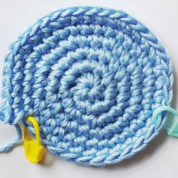 first 6 rounds of crochet whale