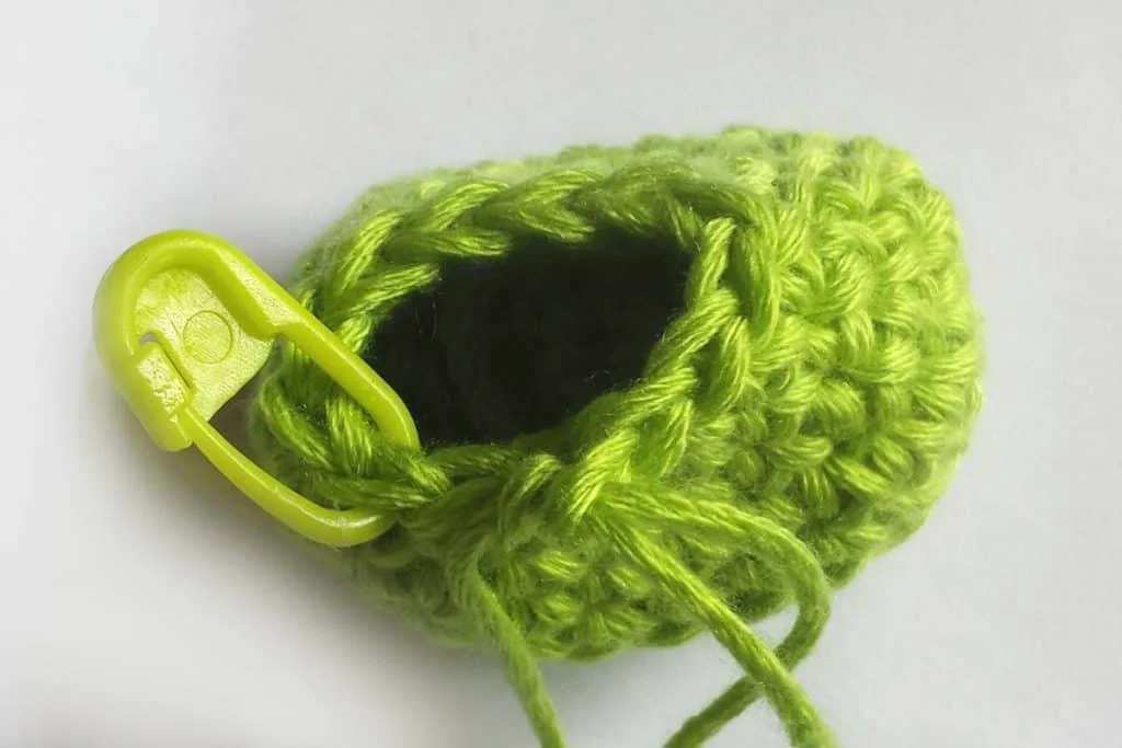 crochet frog foot