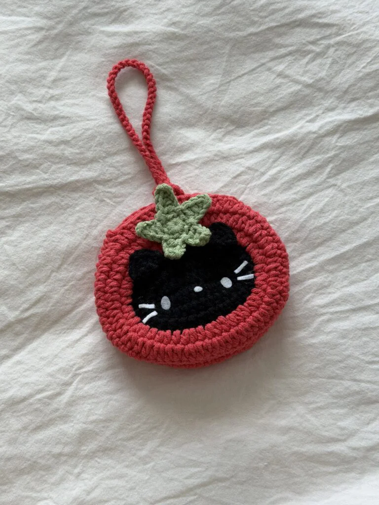 Best Easy Tomato Cat Pouch No Sew Free Crochet Pattern