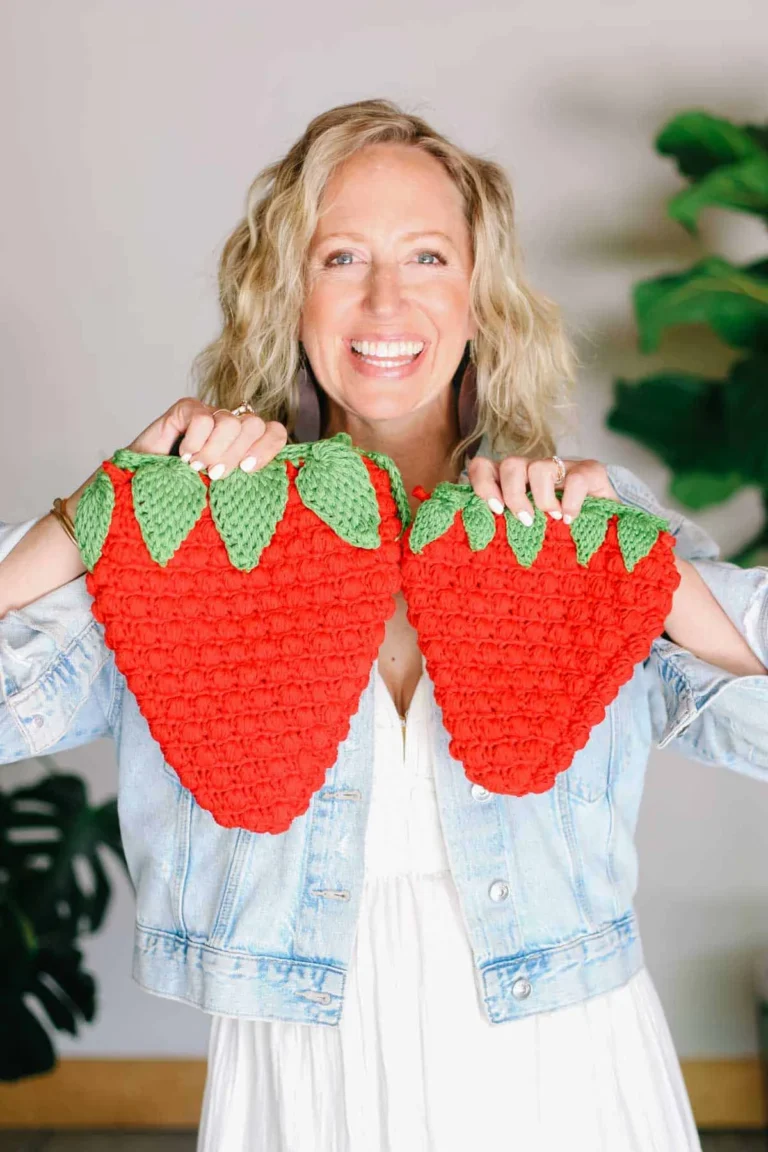 Crochet Strawberry Purse – Free Pattern